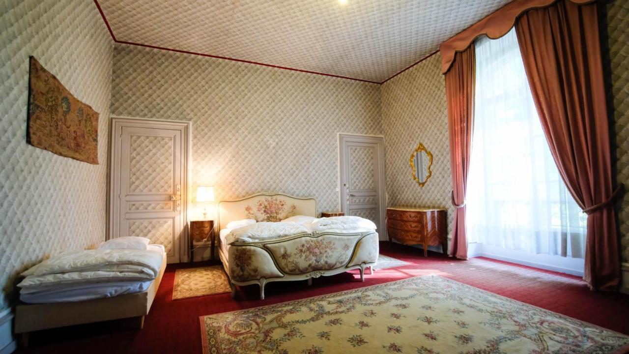 Private Castle With Park - Chateau Guillermo La Moncelle Extérieur photo